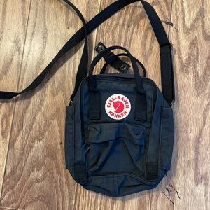 Fjallravwn Janine crossbody in perfect condition!